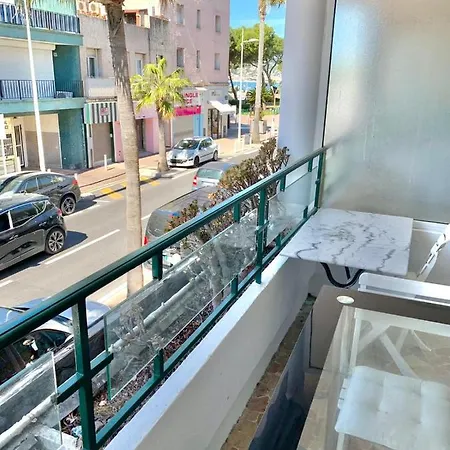 Apartmán Les Pins: 30 Metres De La Juan-les-Pins